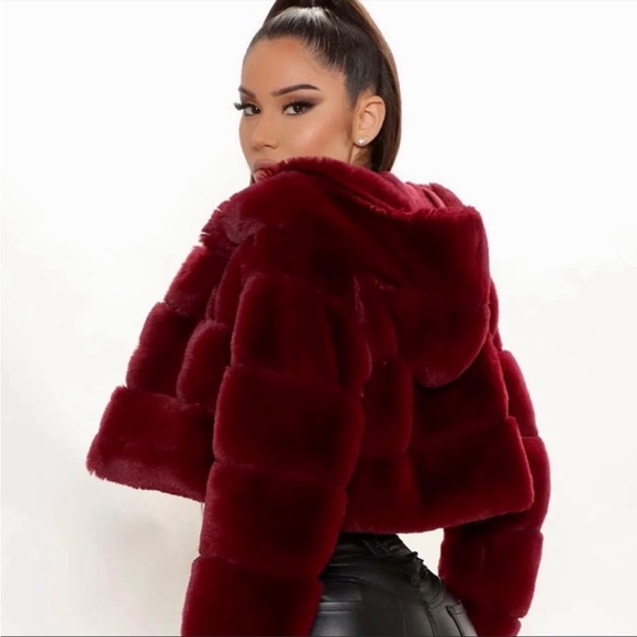 ❌SOLD❌❌ HP! 🎉 Faux Fur Cropped Jacket 🎀 - Picture 2 of 4